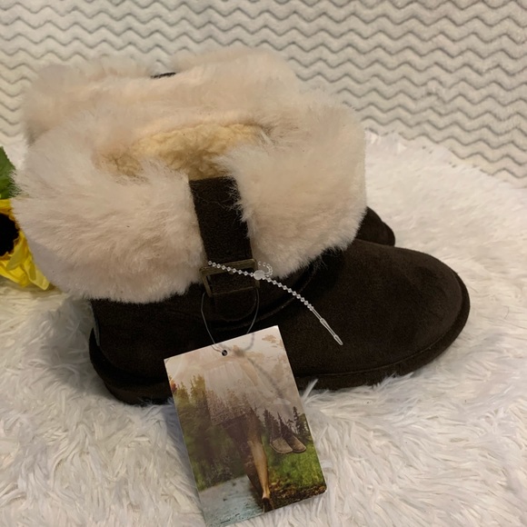Bearpaw boot new size 7 - Picture 7 of 7